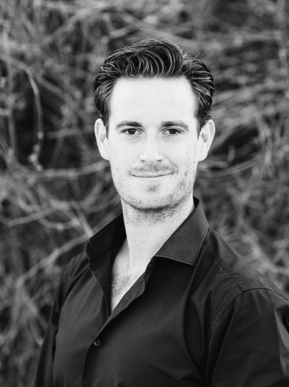 Max M.
